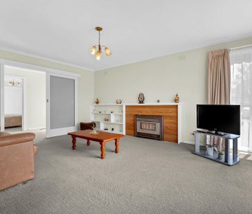 Spacious Family Living Awaits at 74 Brady Road, Dandenong North! - Photo 5