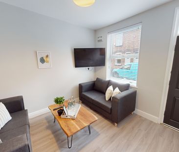 12 Hart Street, NG7 1SF, NOTTINGHAM - Photo 2