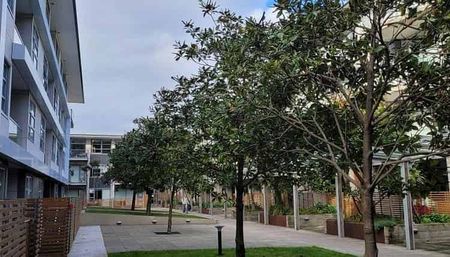 Fully furnished city fringe studio - Photo 3