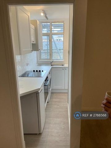 Studio to rent - Photo 4