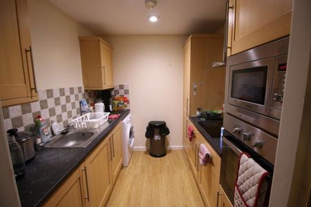 2 bedroom flat to rent - Photo 4