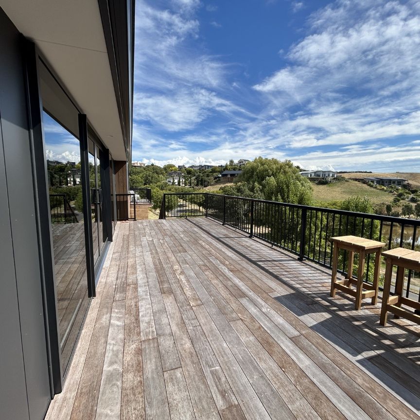 Three Bedroom Home on the Ridge - Photo 1