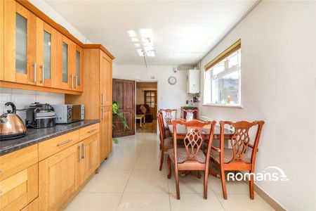 1 bedroom in a house share to rent - Photo 3