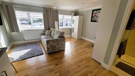 5 bedroom detached house to rent - Photo 5