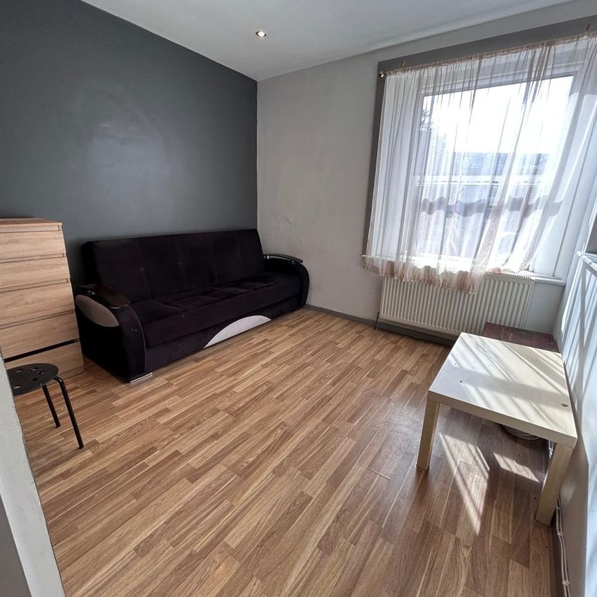 Studio Flat, Leigham Court Road, SW16 - Photo 1