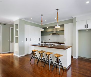 Sophisticated Family Living in the Heart of Remuera - Photo 3