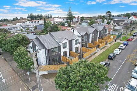 Brand-New 2-Bedroom Townhouse in Onehunga - Photo 3
