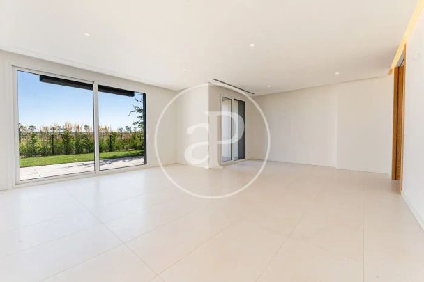 Piso de alquiler en Av. de Luis García Cereceda, Prado de Somoaguas - Photo 1