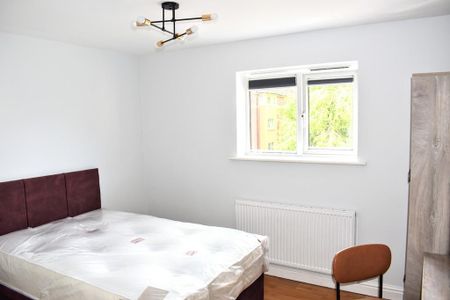 3 bedroom apartment to rent - Photo 4