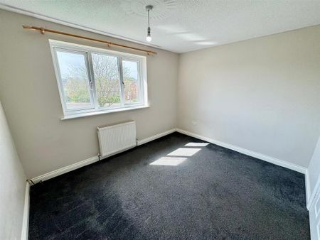 2 bedroom penthouse to rent - Photo 4