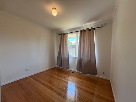 Perfect Location ** Apply for this property now ** - Photo 2