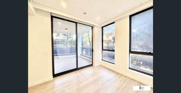 Lumina Spacious 1 Bed plus Study available now. - Photo 1