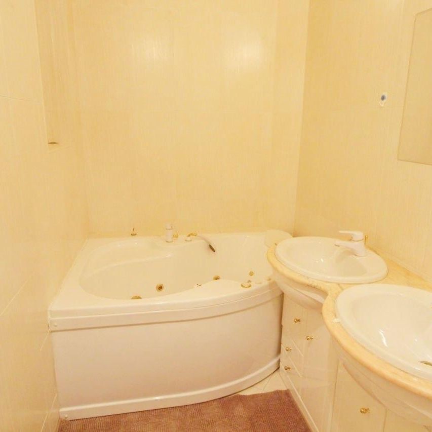 Pronájem bytu 4+kk 145 m² - Photo 1