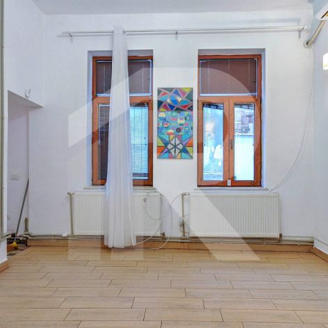 Spațiu Birouri în Casă Renovată 1930 | Basarab - Gara de - Fotografie 1