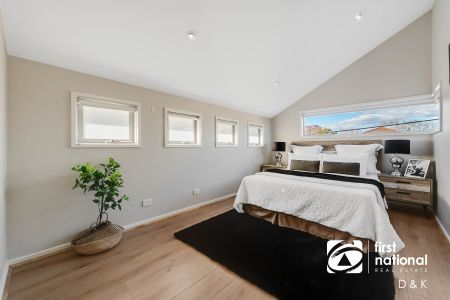 Stylish Two-Storey Living Minutes from Melbourne CBD - Photo 4