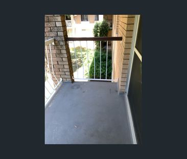 2-bedroom unit close to CBD public transport and shops - Photo 1