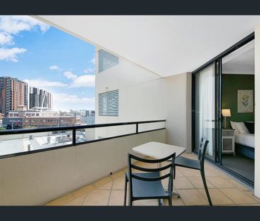 Furnished, pool, gym and an unbeatable location! - Photo 6