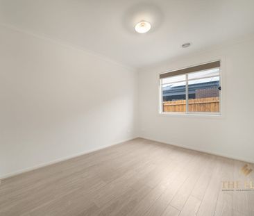 4-Bedroom Home with Multiple Living Areas - Photo 4