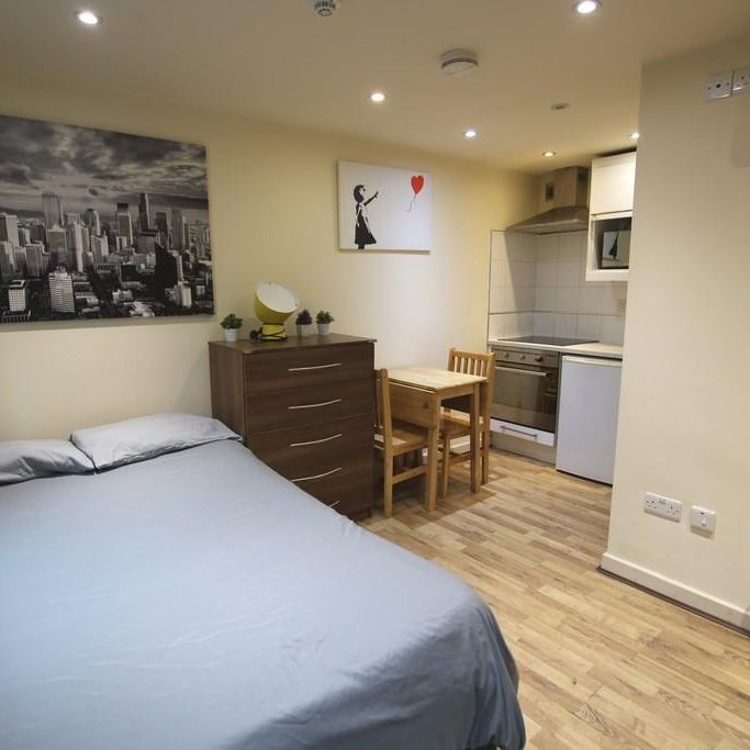 Studio to rent - Photo 1