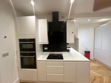 3 bedroom apartment to rent - Photo 5