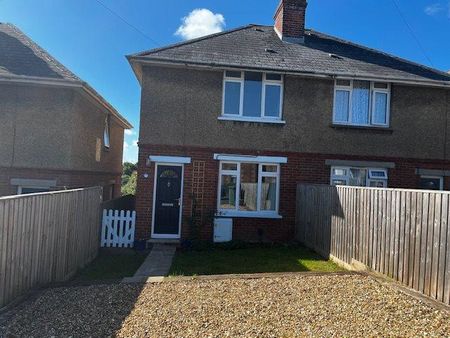 3 bedroom semi-detached house to rent - Photo 5