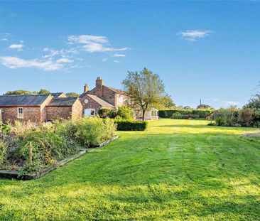 Spacious, attractive and versatile family home with wraparound garden and outbuildings, recently refurbished and well located in the very heart of Aldford village - Photo 1