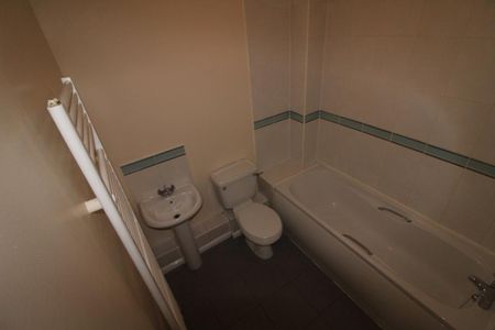 2 bedroom apartment to rent - Photo 5