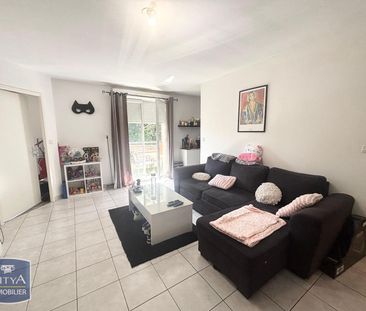 Location Appartement 3 pièces 53m² LE CATEAU CAMBRESIS 59360 - Photo 2