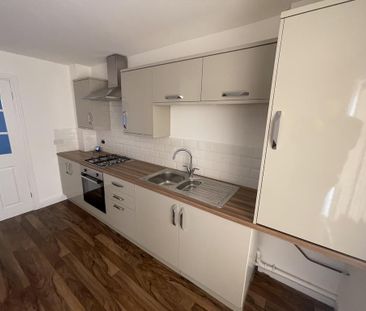 2 bedroom terraced house to rent - Photo 2