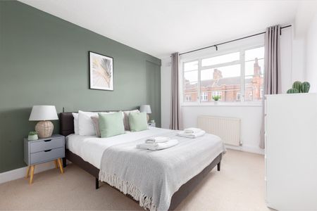 2 Bed Flat, Hamlet Court, W6 - Photo 5