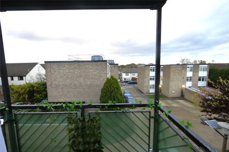 2 bedroom maisonette to rent - Photo 2