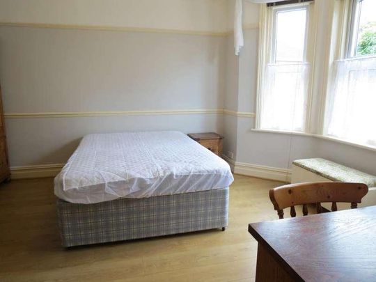 Bedroom House In Bournemouth, BH9 - Photo 1