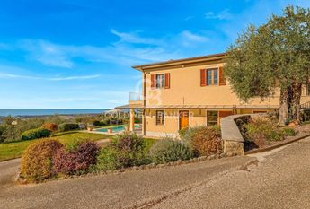 Via Murli, Pietrasanta, Tuscany 54038