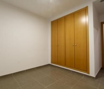 Nearly New 3-Bedroom Flat with Garage and Lift Just 5 Minutes from ... - Photo 5