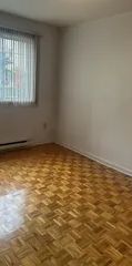 1 room apartment of 80m² in Montreal - Photo 2