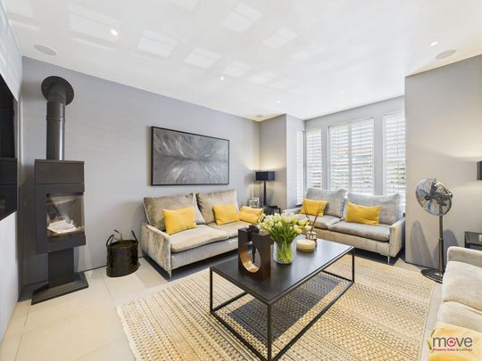 4 bedroom detached house to rent - Photo 1