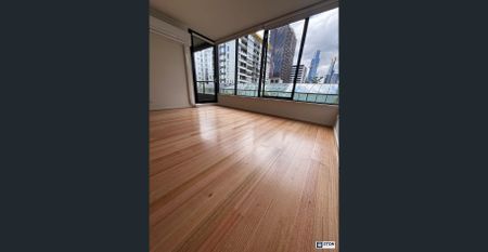 Renovated & City Views! - Photo 2