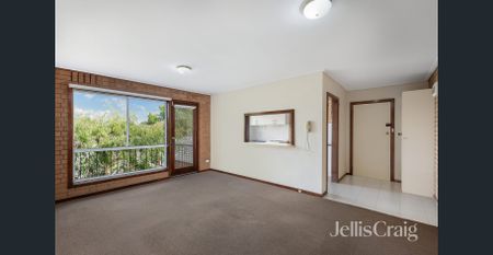 Immaculate Apartment in Super Convenient Location! - Photo 2