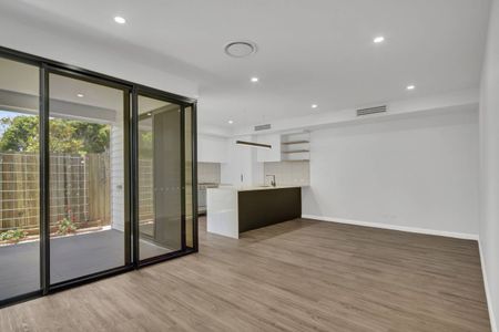 Welcome to Unit 5, 13 Perth Street – a beautifully designed townhouse positioned in one of Rangeville’s most desirable pockets. - Photo 3