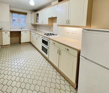 2 bedroom ground floor flat to rent - Photo 1