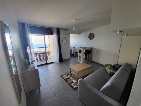 A LOUER - Saint-Denis - Bellepierre - Studio meublé de 37 m2 - Photo 3