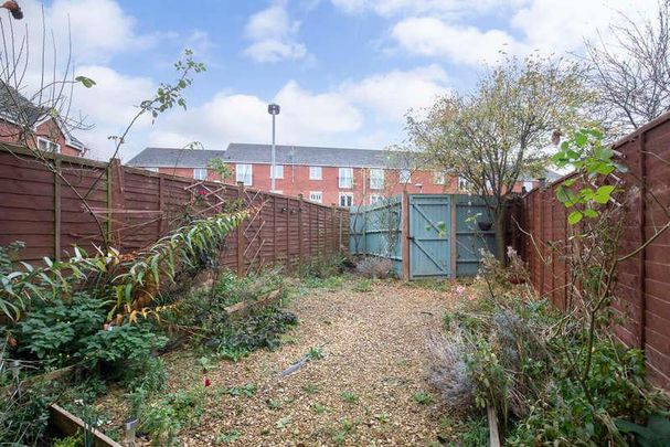 Siskin Drive, Cheltenham, GL51 - Photo 1