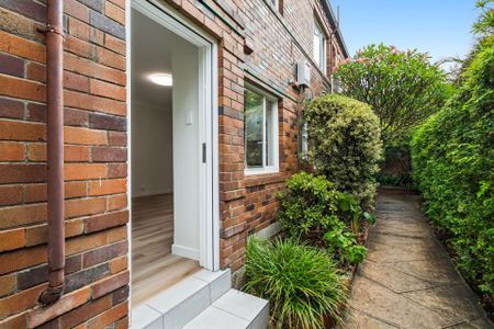 Renovated 1 Bedroom Apartment - 150m To The Beach - Photo 5