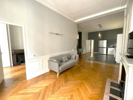 T3 MEUBLÉ METRO FOCH - CHARME DE L'ANCIEN AVEC MOBILIER MODERNE - Photo 5