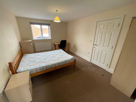 4 bedroom townhouse to rent - Photo 2