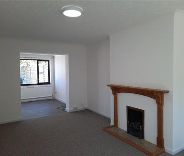 3 bedroom semi-detached house to rent - Photo 3