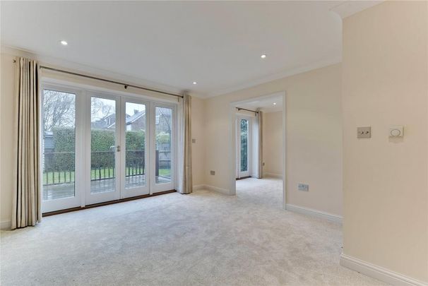 4 bedroom detached house to rent - Photo 1