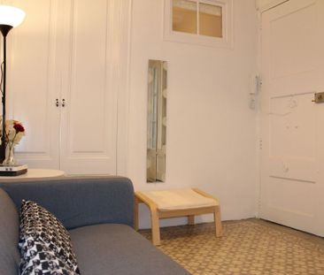 Quiet room in Calle San Pere Més Alt - Photo 4