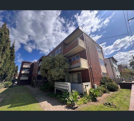 8/21 Dickens Street, Elwood, Vic 3184 - Photo 1