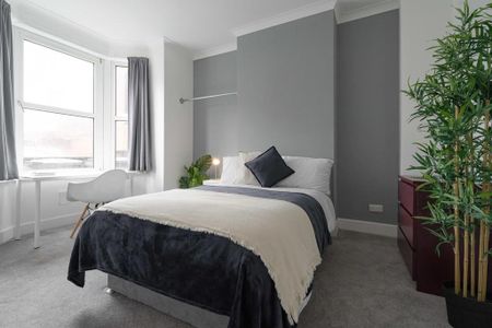 7 bedroom terraced house to rent - Photo 3